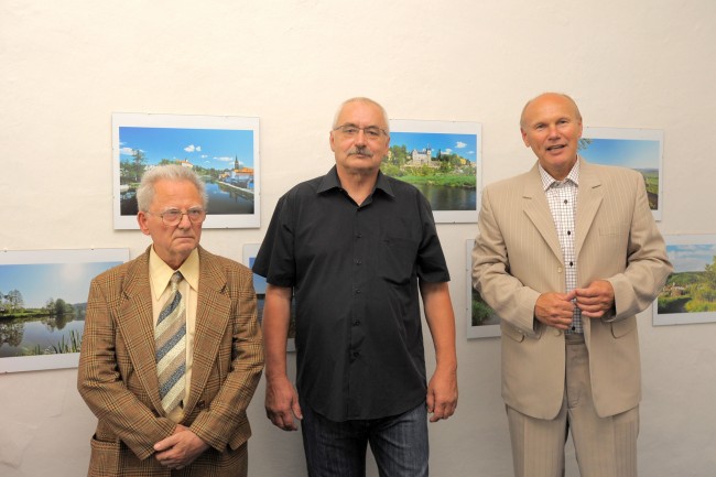 Vernisáž obrazů prof. A. Malíka, fotografií Posázaví D. Korola a obrazů a plastik Mgr. P. Stančíka