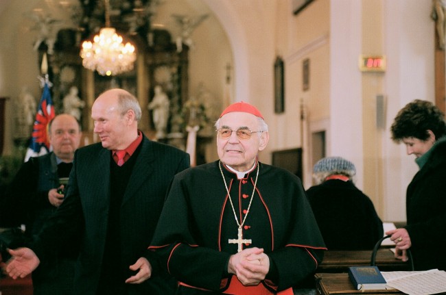 Svěcení kácovské vlajky kardinálem M. Vlkem