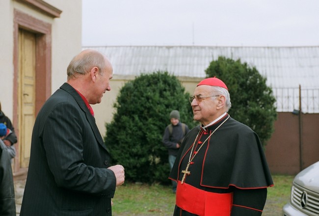 Svěcení kácovské vlajky kardinálem M. Vlkem