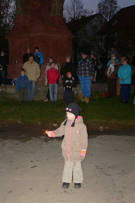 Rozsvícení adventního stromečku na náměstí kněžny Toskánské