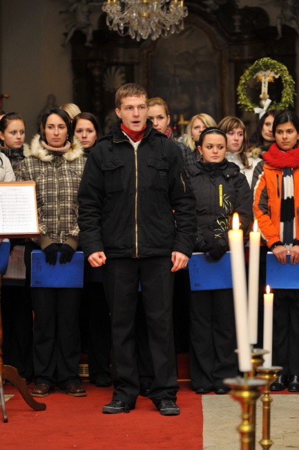 Adventní koncert střední pedagogické školy z Čáslavi pod vedením prof. Vrňákové v kostele