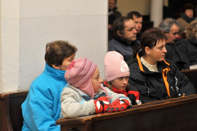 Adventní koncert střední pedagogické školy z Čáslavi pod vedením prof. Vrňákové v kostele