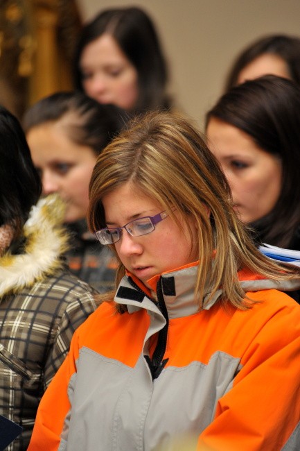 Adventní koncert střední pedagogické školy z Čáslavi pod vedením prof. Vrňákové v kostele