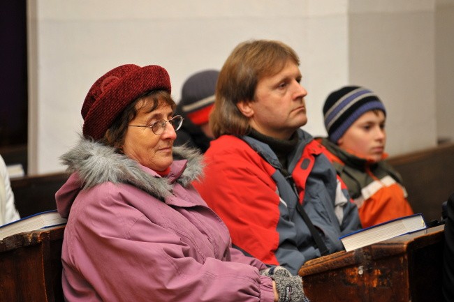 Adventní koncert střední pedagogické školy z Čáslavi pod vedením prof. Vrňákové v kostele