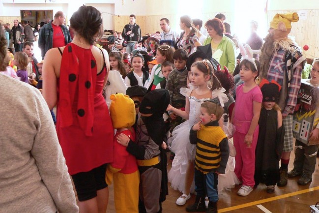 Dětský karneval v sokolovně - hasiči Kácov