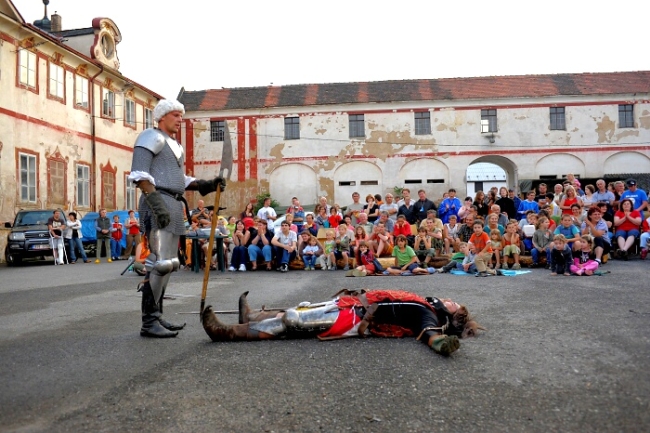 Neckyáda a historický šerm