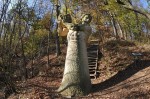 Vlašim - replika sochy Samsona v zámeckém parku